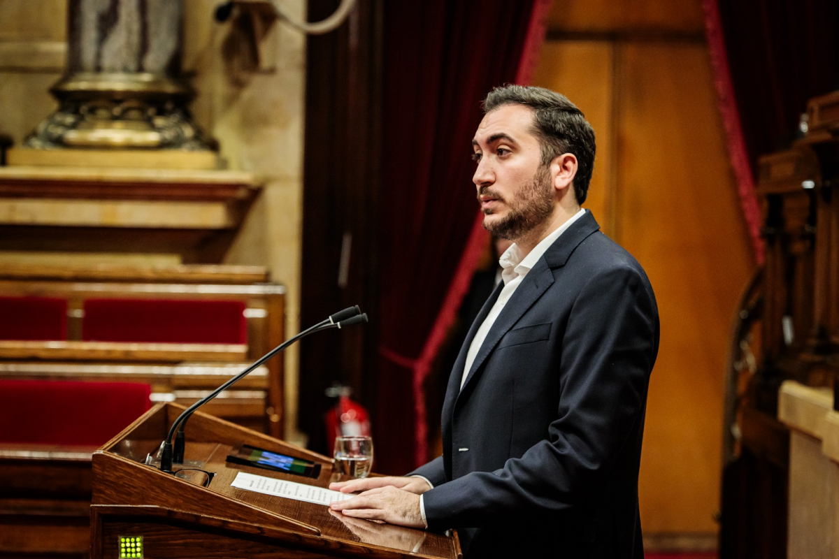 El PP consigue que el Parlament apruebe equiparar los sueldos de los profesores de la escuela concertada con los de la pública